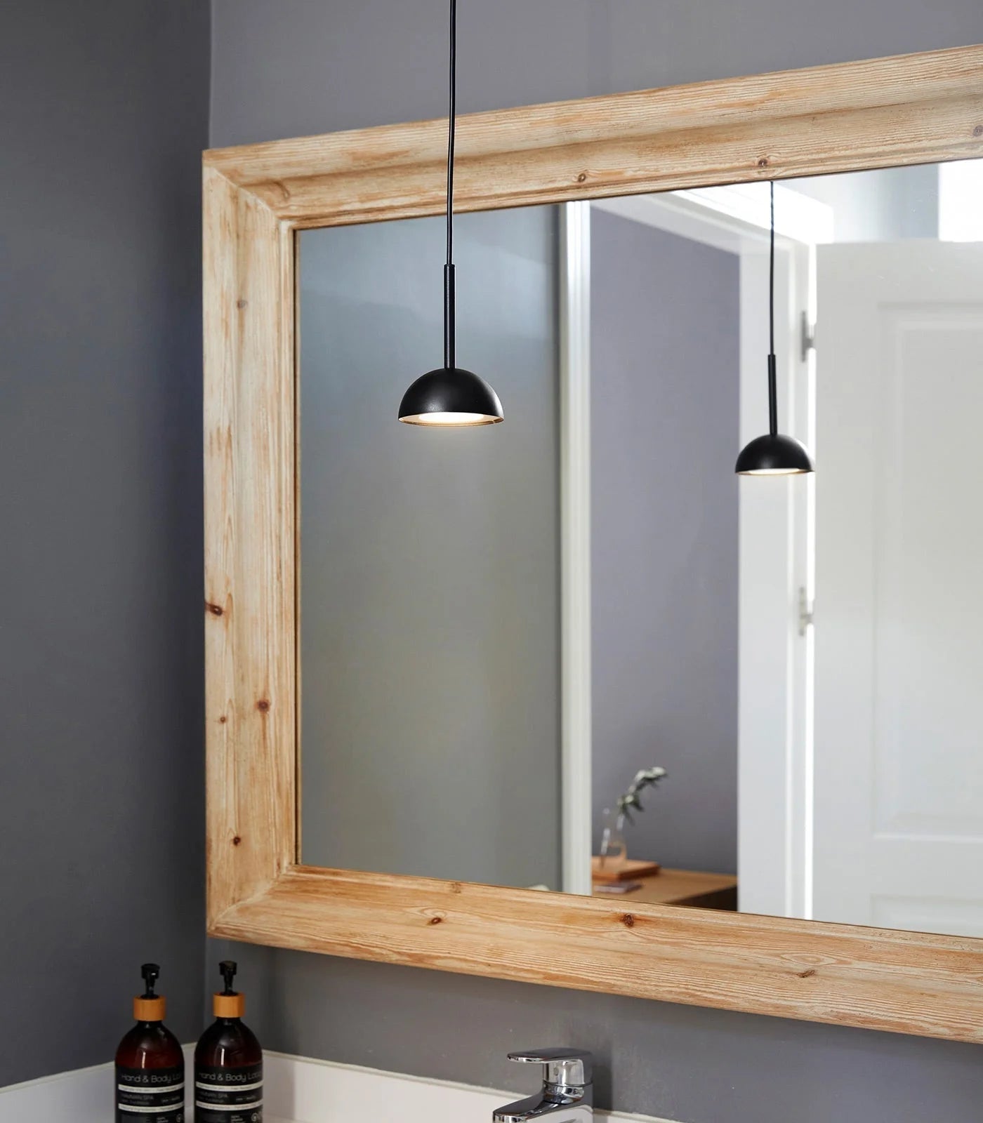 Lampa wisząca minimalistyczna czarna lampa sufitowa LED