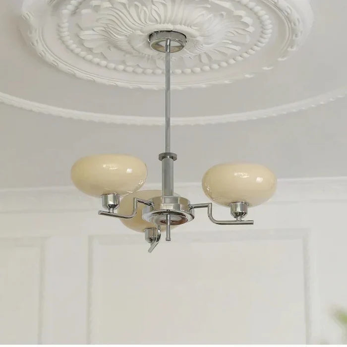 Nowoczesny Żyrandol z Kloszami z Opalowego Szkła – Elegancka Lampa Sufitowa