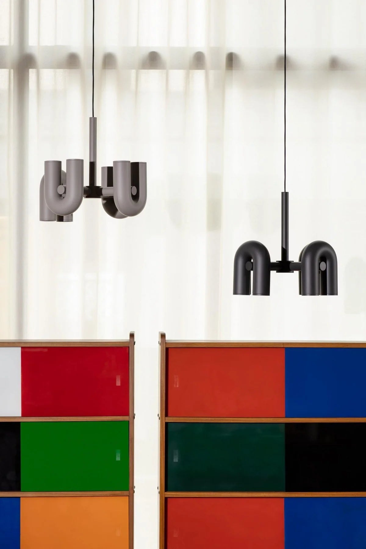 Designerska Lampa Wisząca o Rzeźbiarskiej Formie – Nowoczesne Oświetlenie