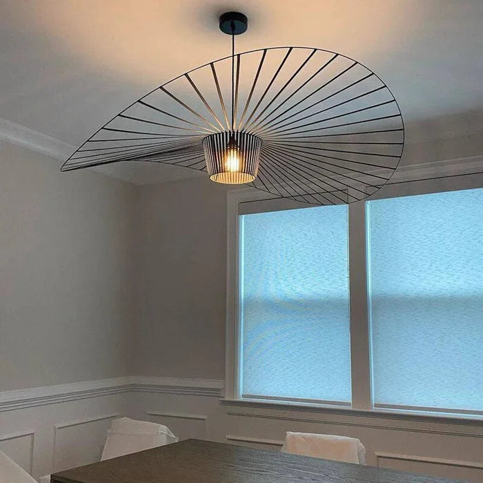 Nowoczesna lampa wisząca – rzeźbiarska forma w spiralnym kształcie