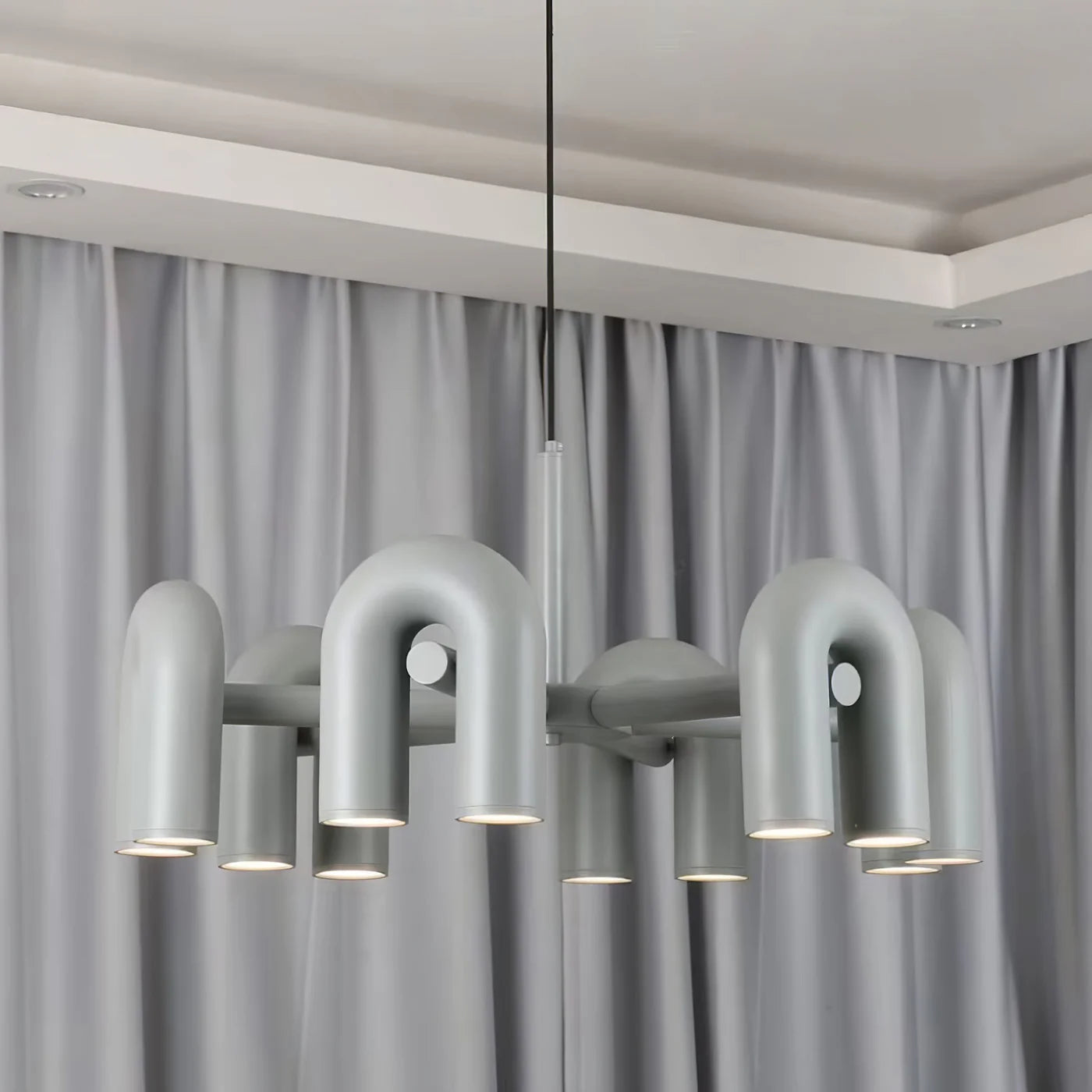 Designerska Lampa Wisząca o Rzeźbiarskiej Formie – Nowoczesne Oświetlenie