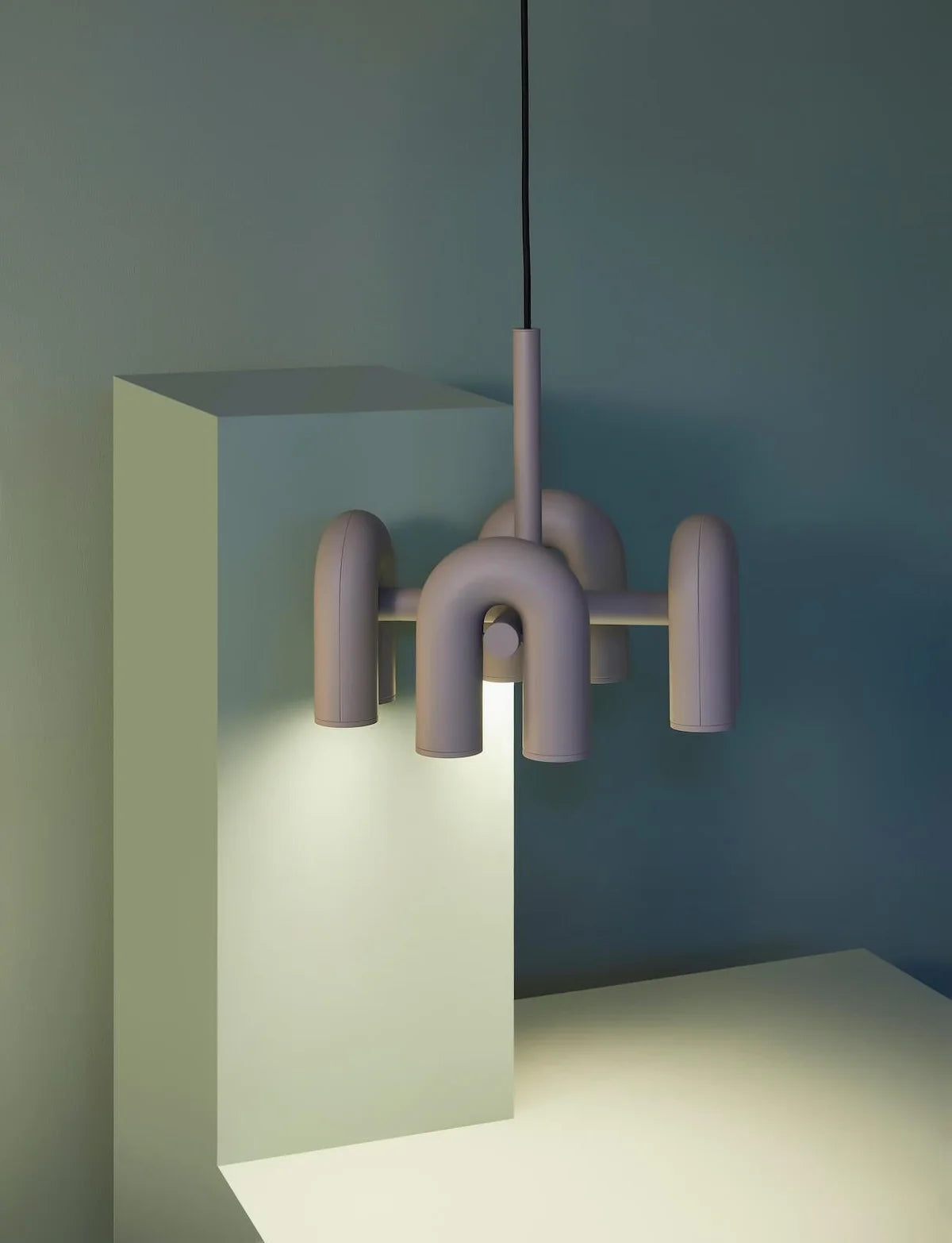 Designerska Lampa Wisząca o Rzeźbiarskiej Formie – Nowoczesne Oświetlenie