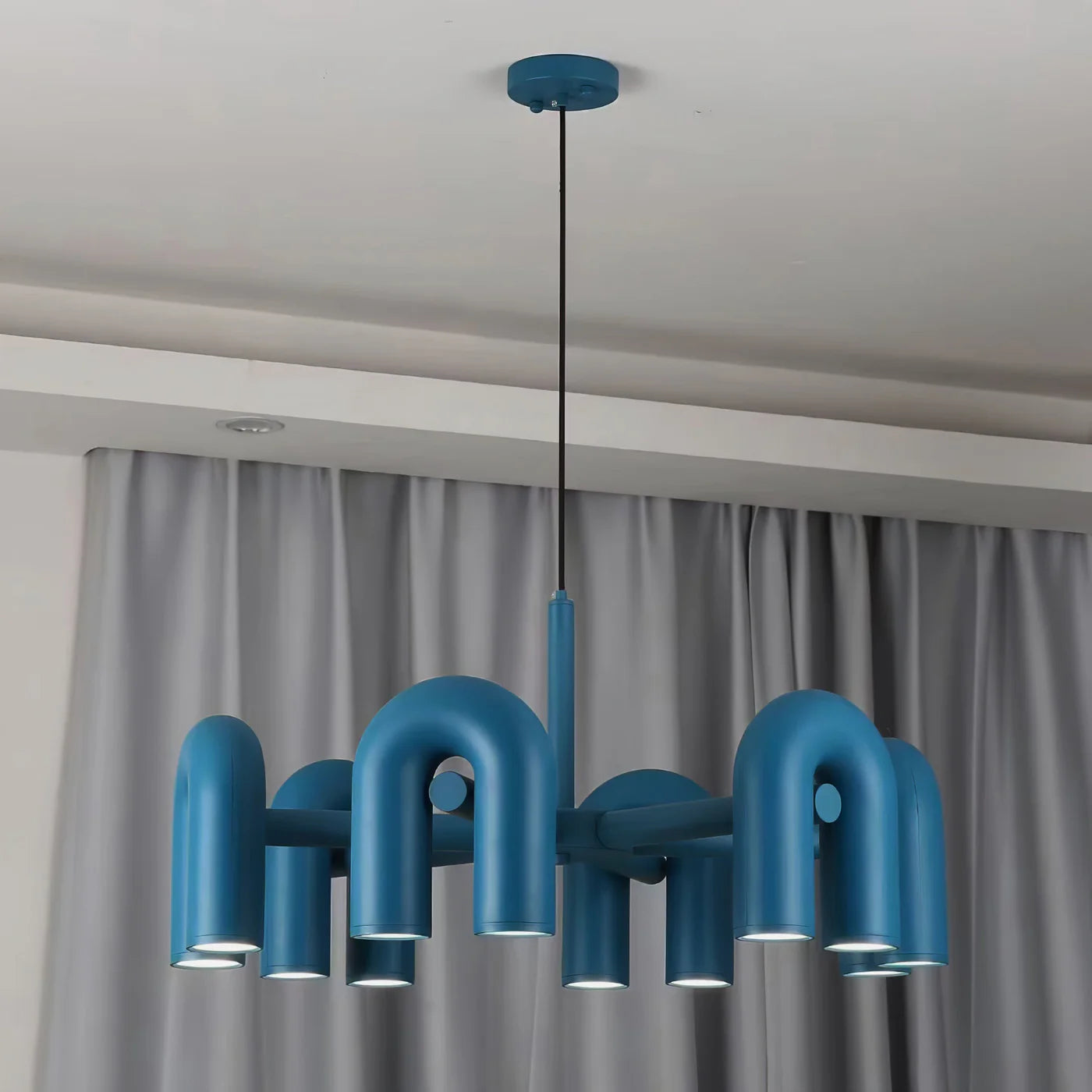 Designerska Lampa Wisząca o Rzeźbiarskiej Formie – Nowoczesne Oświetlenie