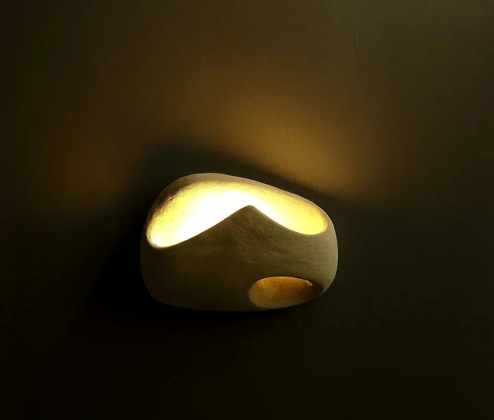 Designerska Lampa Ścienna w Stylu Organicznego Kamienia