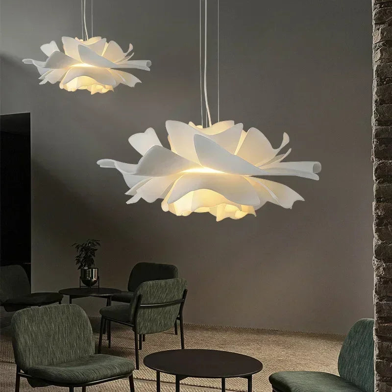 Wisząca lampa w kształcie kwiatu lotosu – Dekoracyjna lampa sufitowa z warstwowym kloszem