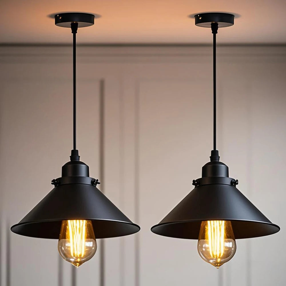 Industrialna Lampa Wisząca z Metalowym Kloszem