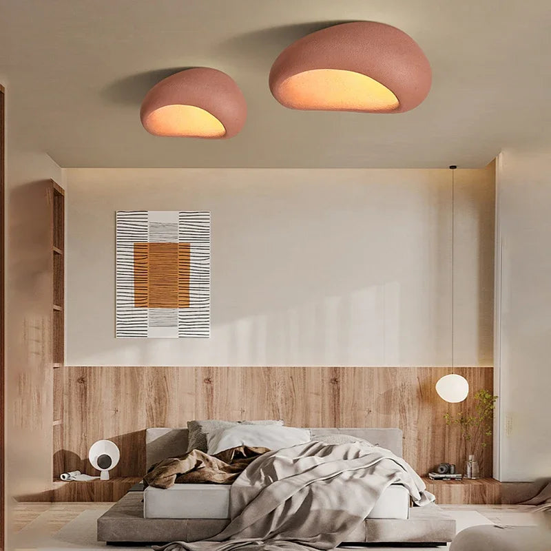 Lampa sufitowa LED w stylu wabi-sabi – plafoniera dekoracyjna o organicznym kształcie