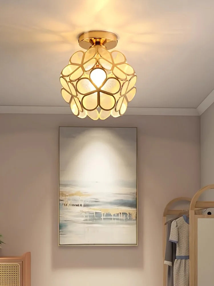 Vintage lampa sufitowa z kryształem – żyrandol z kloszem z kolorowego szkła