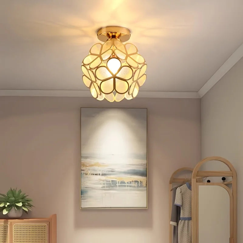 Vintage lampa sufitowa z kryształem – żyrandol z kloszem z kolorowego szkła