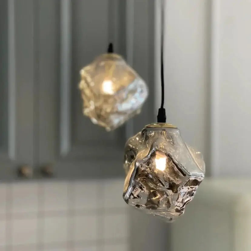 Nowoczesna Lampa Wisząca z Nieregularnym Szklanym Kloszem