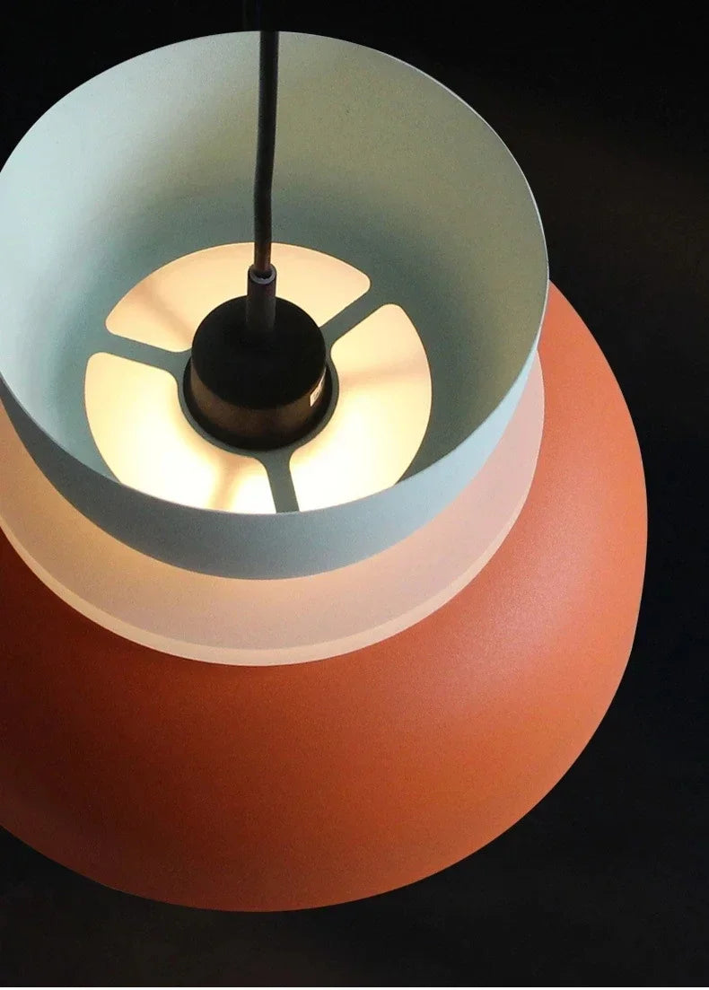 Lampa wisząca w stylu skandynawskim – geometryczna forma i nowoczesny design