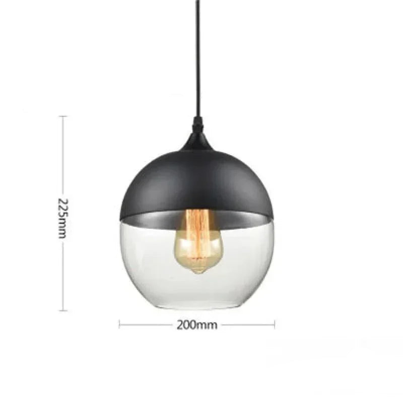 Industrialna lampa wisząca z kloszem ze szkła dymionego i czarnym wykończeniem