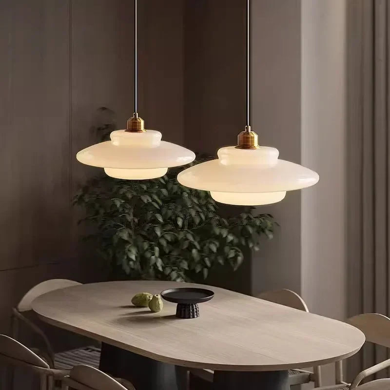 Wisząca Lampa Sufitowa z Mlecznobiałego Szkła