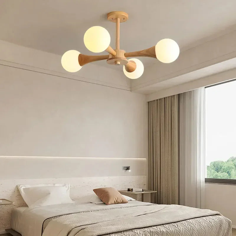 Nowoczesna lampa sufitowa żyrandol z drewnianymi ramionami i kulistymi kloszami