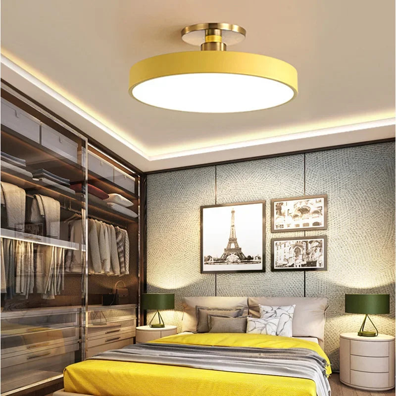 Okrągła lampa sufitowa LED w stylu skandynawskim