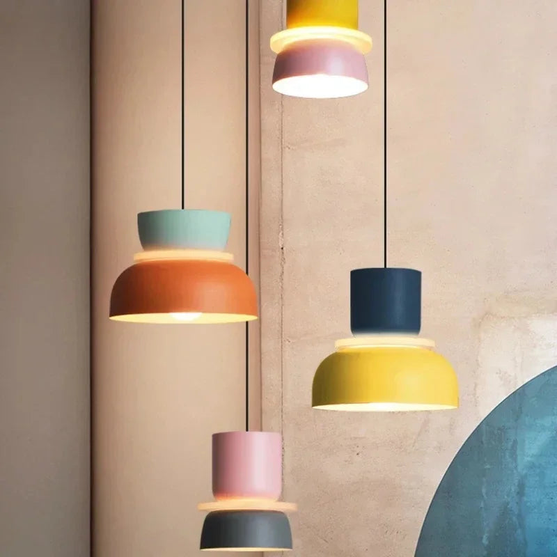 Lampa wisząca w stylu skandynawskim – geometryczna forma i nowoczesny design