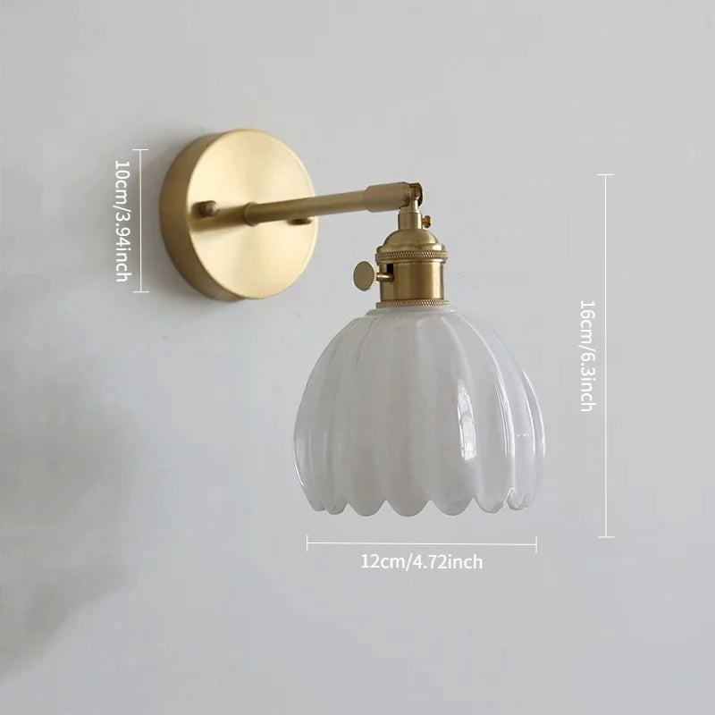 Lampa ścienna retro w kształcie kwiatu tulipana – kinkiet ze szklanym kloszem i złotym wykończeniem