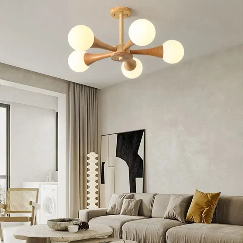 Nowoczesna lampa sufitowa żyrandol z drewnianymi ramionami i kulistymi kloszami