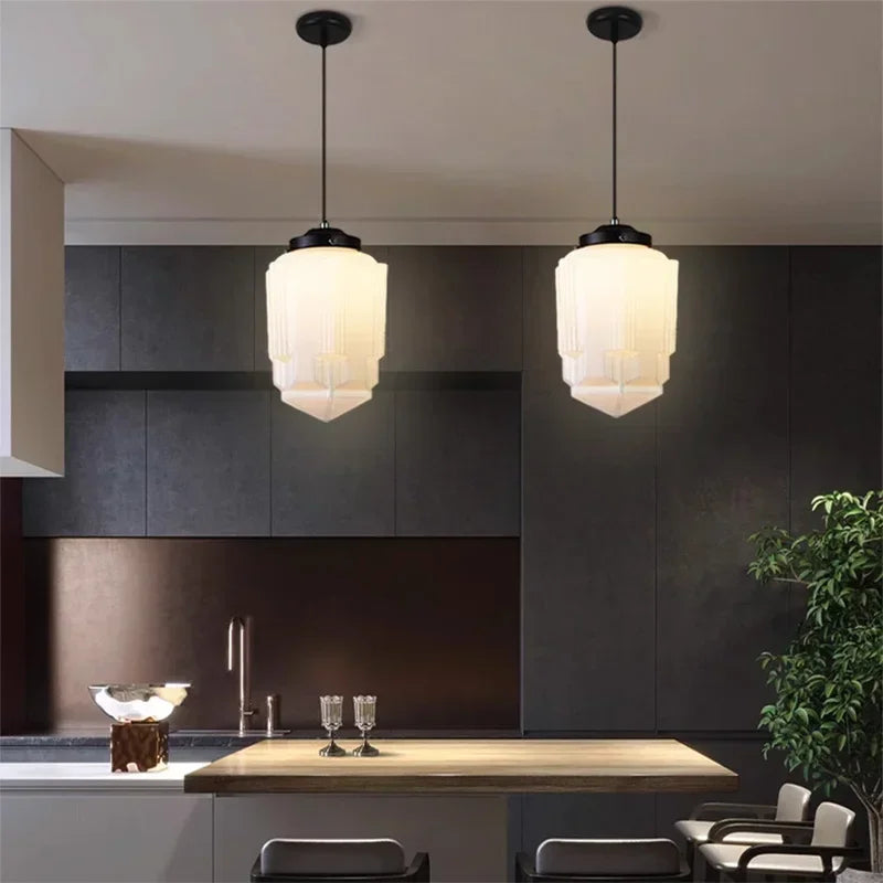 Geometryczna Lampa Wisząca z Białego Mlecznego Szkła – Styl Vintage