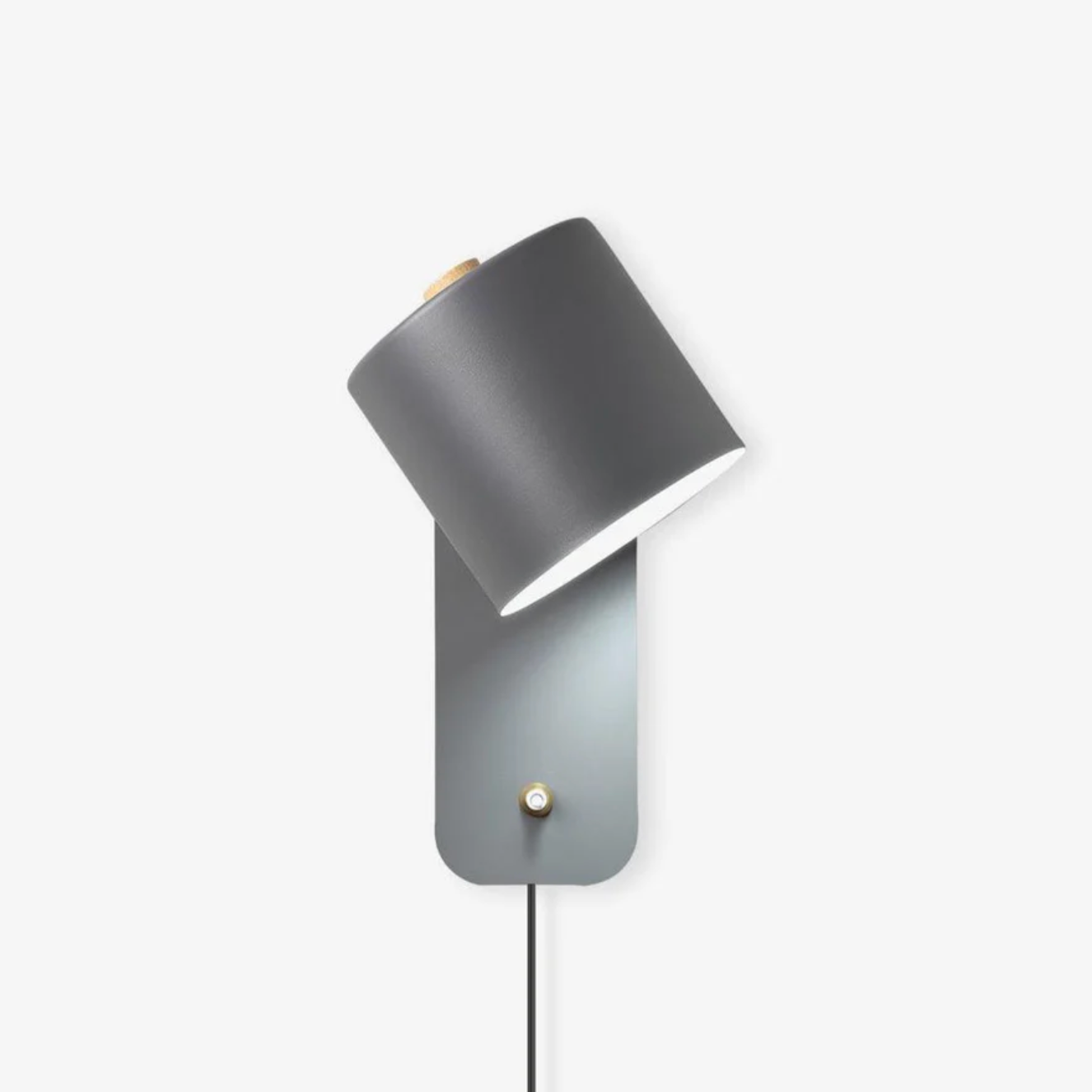 Minimalistyczna kinkietowa lampa ścienna z regulowanym kloszem