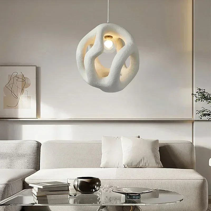 Artystyczna Lampa Wisząca z Rzeźbiarskim Kloszem