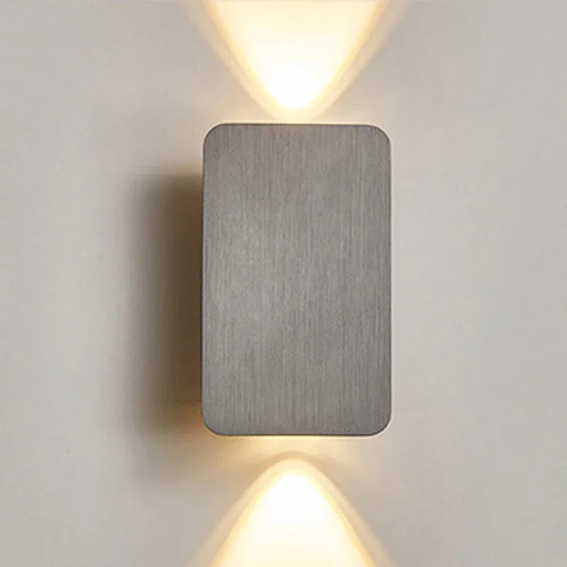 Nowoczesny Kinkiet LED – Minimalistyczny Design