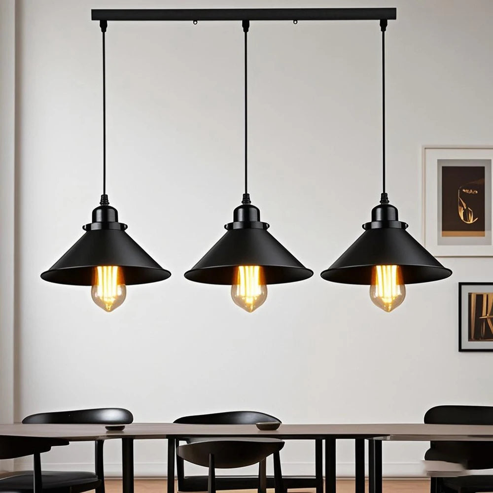 Industrialna Lampa Wisząca z Metalowym Kloszem