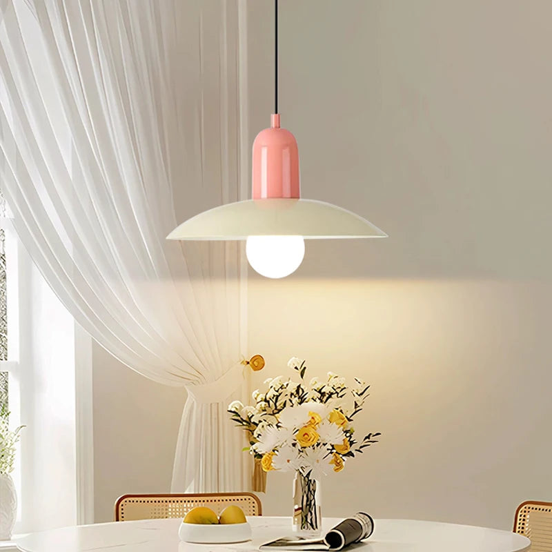 Nowoczesna lampa wisząca z dwukolorowym designem