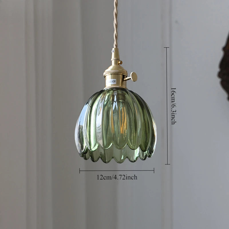 Lampa ścienna retro w kształcie kwiatu tulipana – kinkiet ze szklanym kloszem i złotym wykończeniem
