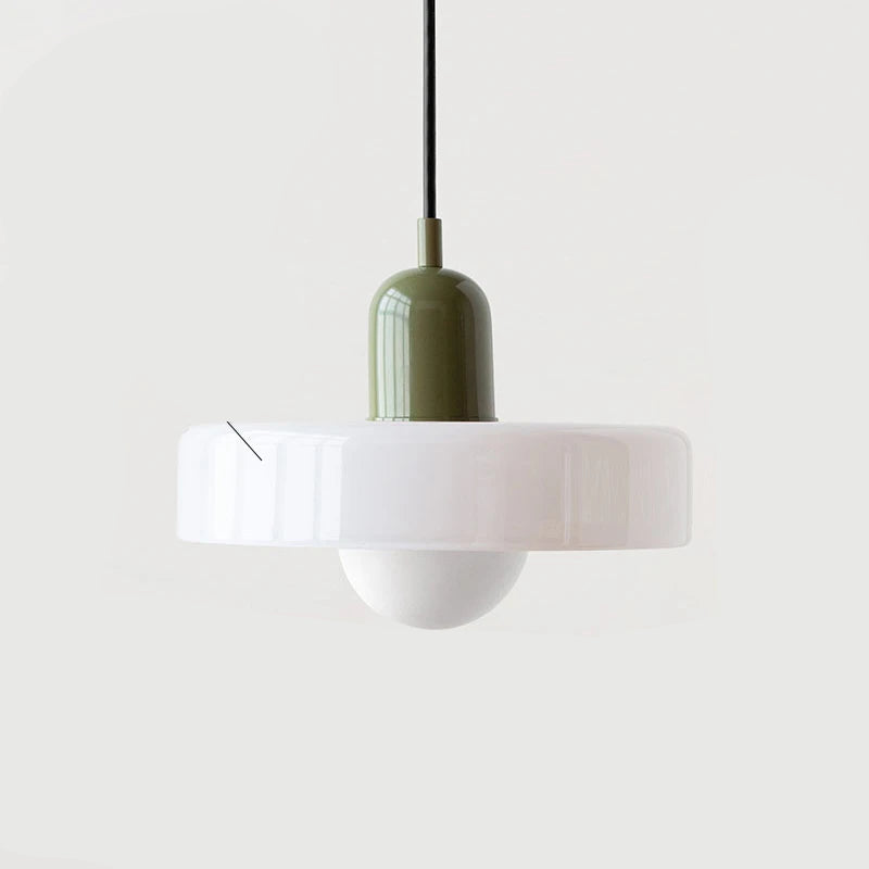 Nowoczesna lampa wisząca z kolorowym szklanym kloszem