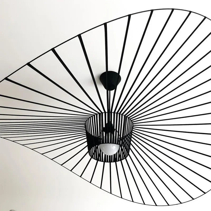 Nowoczesna lampa wisząca – rzeźbiarska forma w spiralnym kształcie