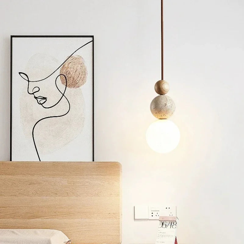 Nowoczesna lampa wisząca z kulistymi detalami