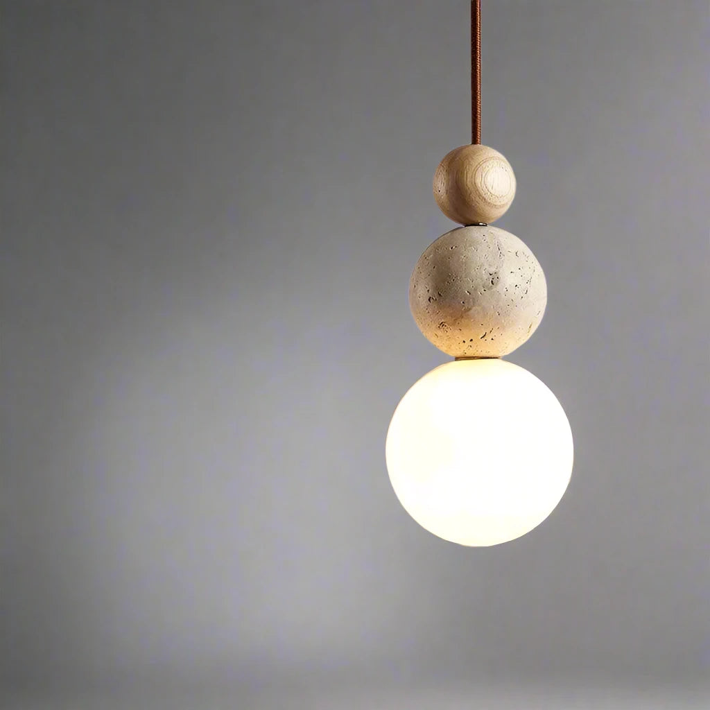 Nowoczesna lampa wisząca z kulistymi detalami