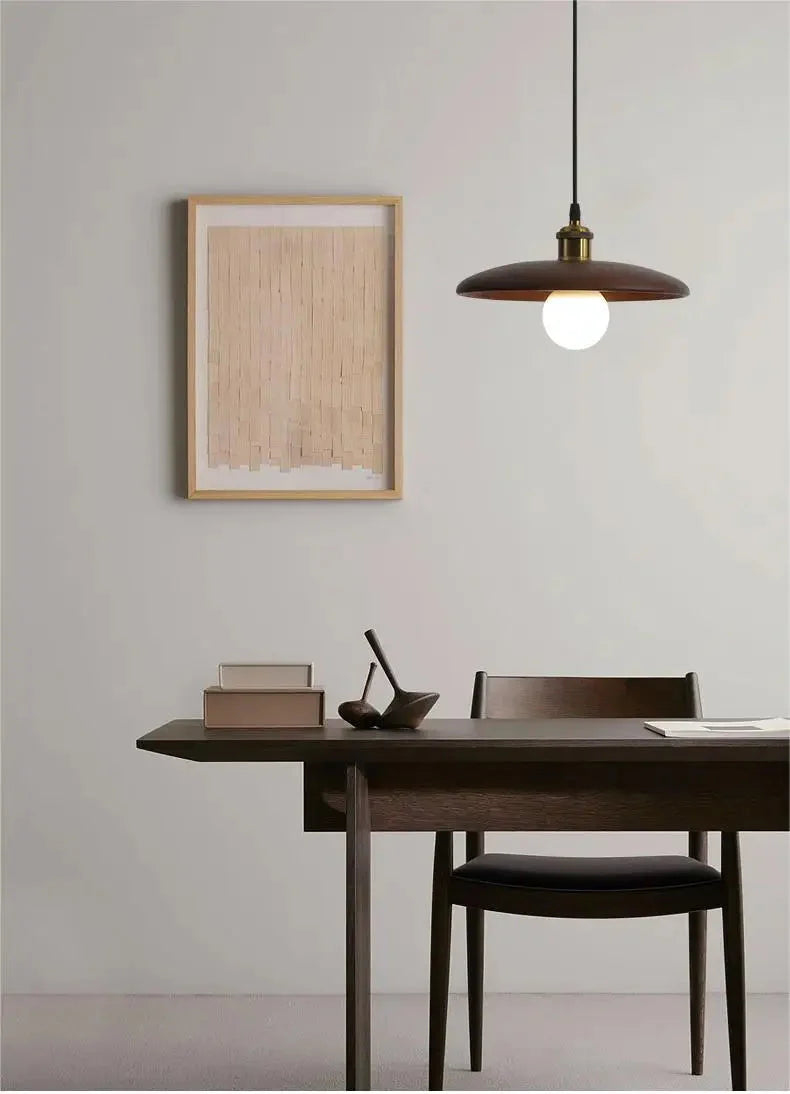 Skandynawska lampa wisząca z drewna – Minimalistyczna lampa sufitowa