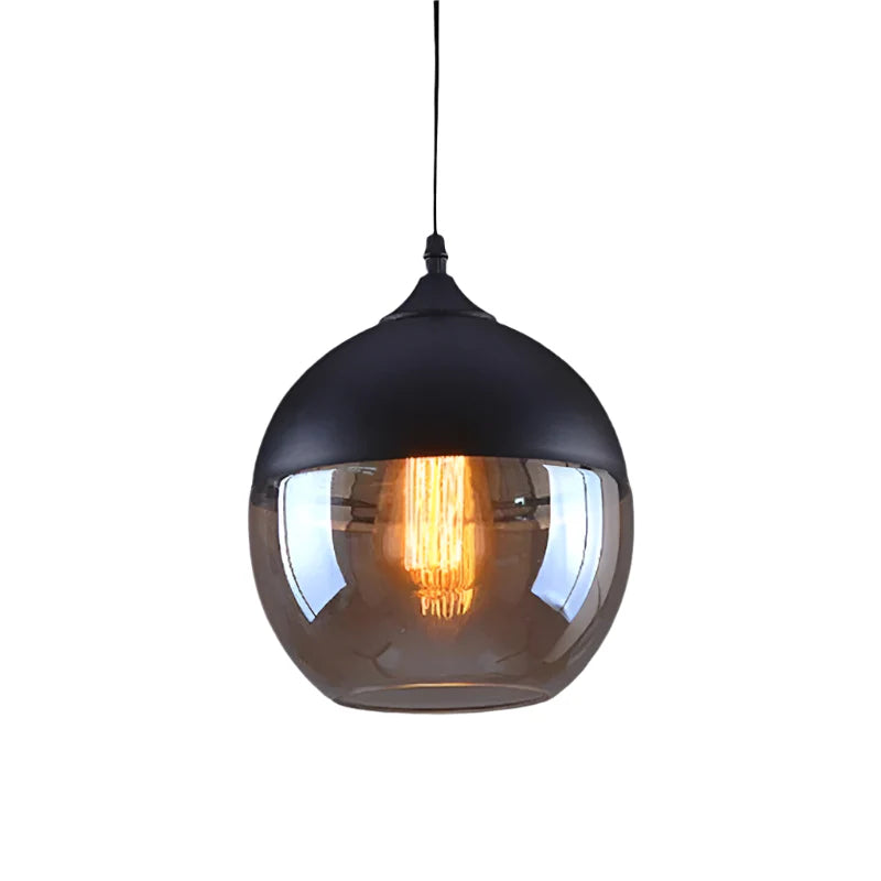 Industrialna lampa wisząca z kloszem ze szkła dymionego i czarnym wykończeniem
