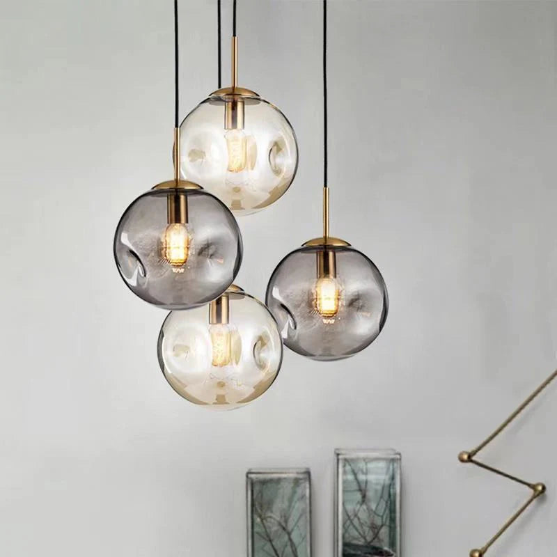 Designerska Lampa Wisząca z Kulistym Szklanym Kloszem