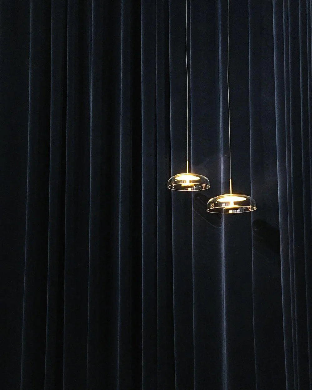 Nowoczesna Lampa Wisząca ze Szklanym Kloszem