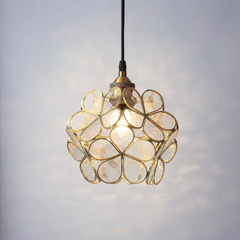 Artystyczna lampa wisząca w stylu witrażowym – kwiatowa elegancja