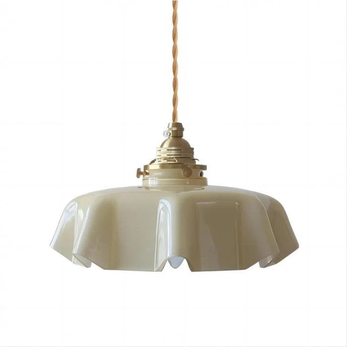 Retro lampy wiszące z kolorowymi szklanymi kloszami i mosiężnym wykończeniem