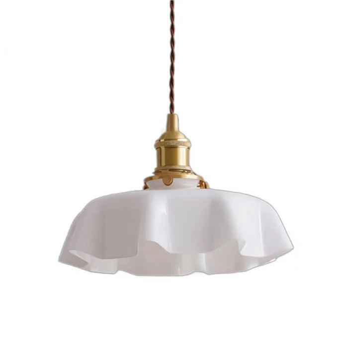 Retro lampy wiszące z kolorowymi szklanymi kloszami i mosiężnym wykończeniem