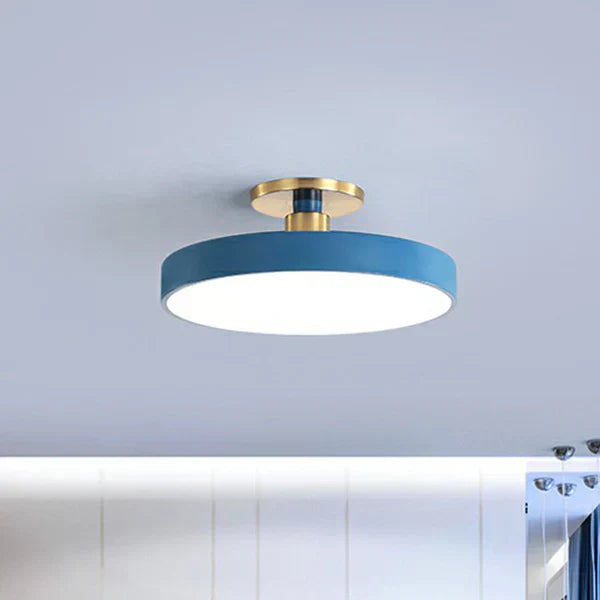 Okrągła lampa sufitowa LED w stylu skandynawskim