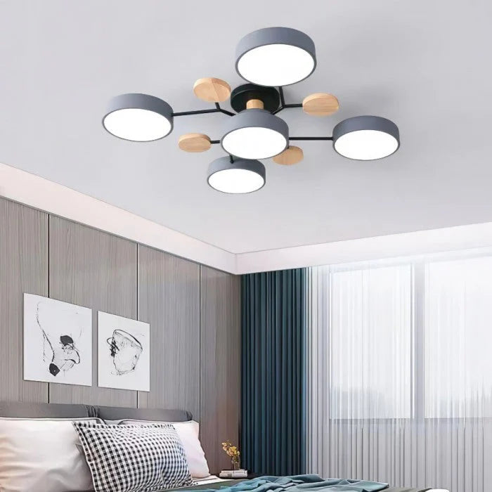 Nowoczesna lampa sufitowa LED wieloramienna – minimalistyczny design z drewnianymi akcentami
