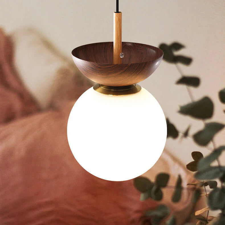 Nowoczesna lampa sufitowa w japońskim stylu z drewnianą bazą – minimalistyczna kula
