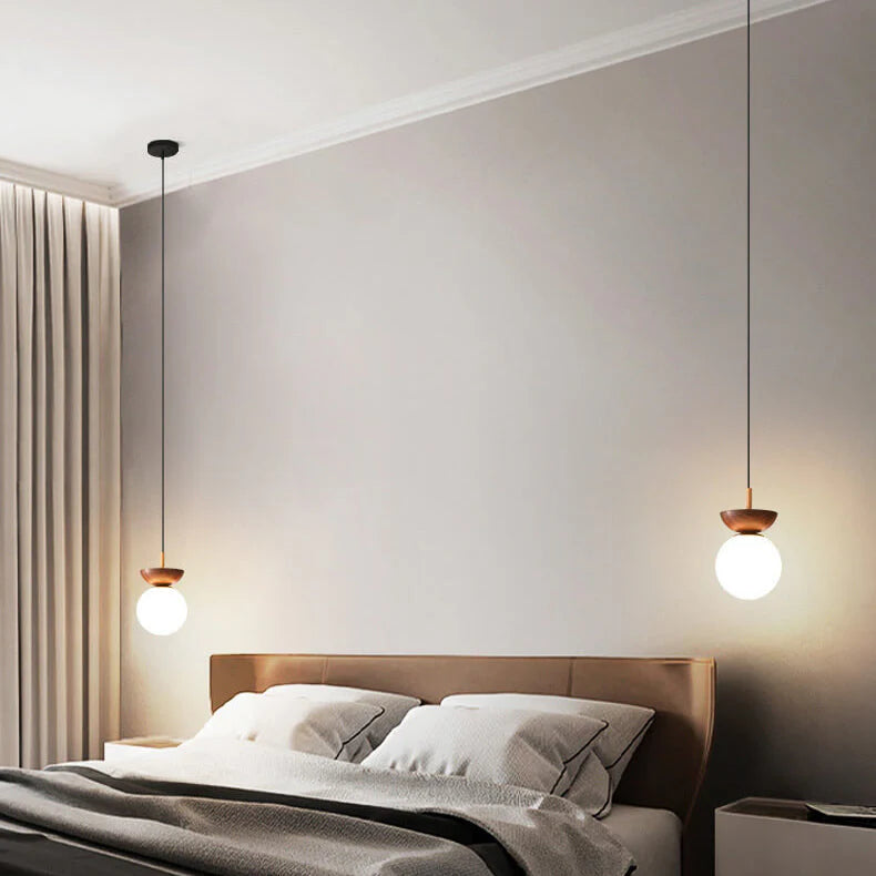 Nowoczesna lampa sufitowa w japońskim stylu z drewnianą bazą – minimalistyczna kula