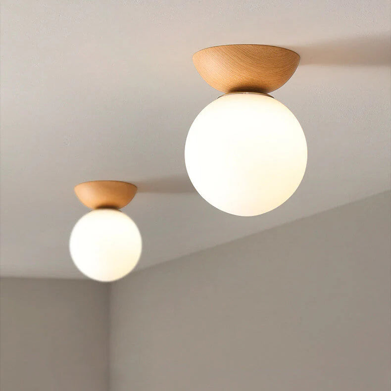 Nowoczesna lampa sufitowa w japońskim stylu z drewnianą bazą – minimalistyczna kula