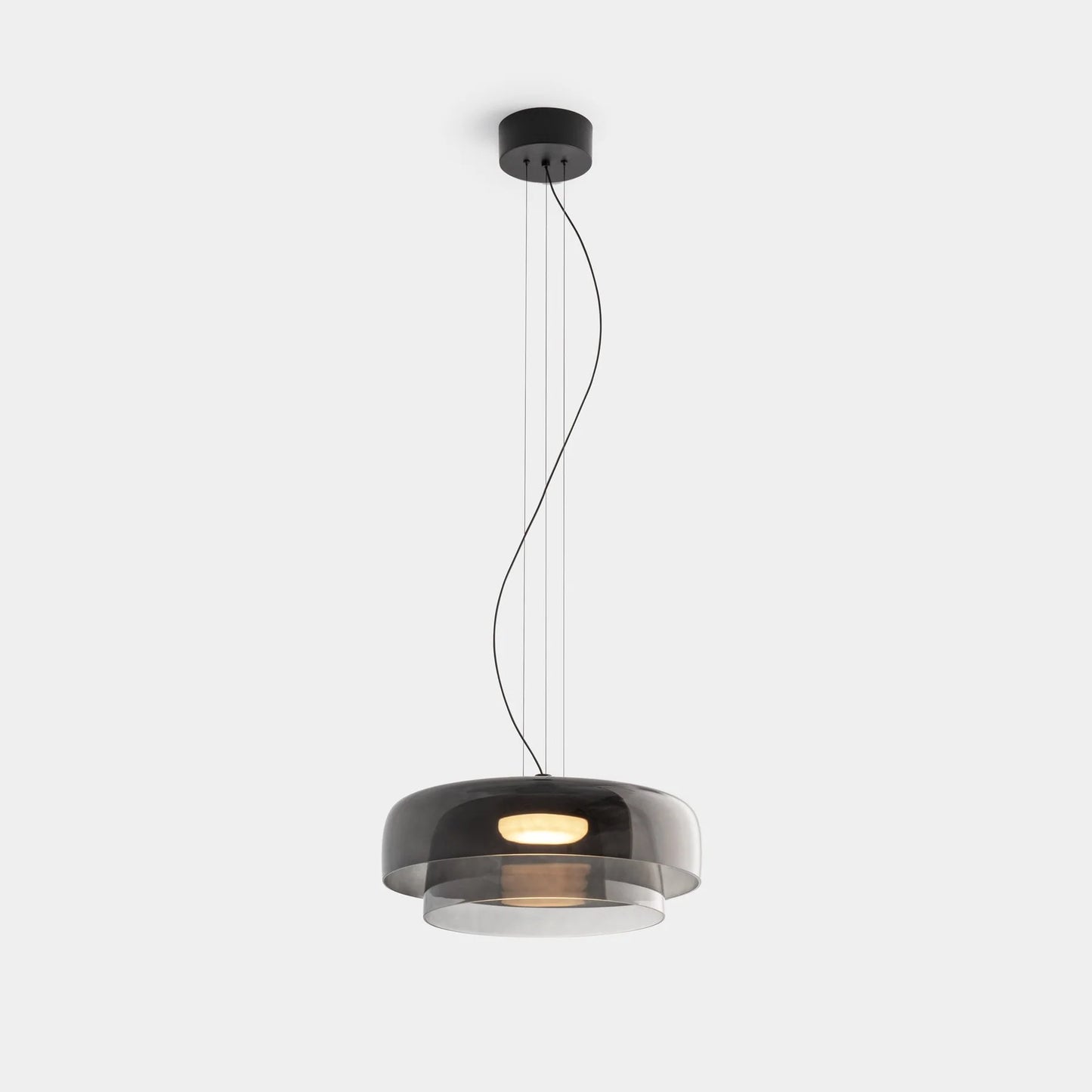 Nowoczesna szklana lampa wisząca z kloszem warstwowym – design inspirowany stylem retro