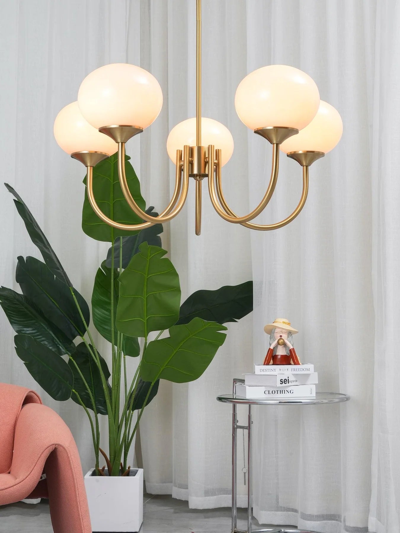 Lampa wisząca żyrandol w stylu retro glamour z kulistymi kloszami
