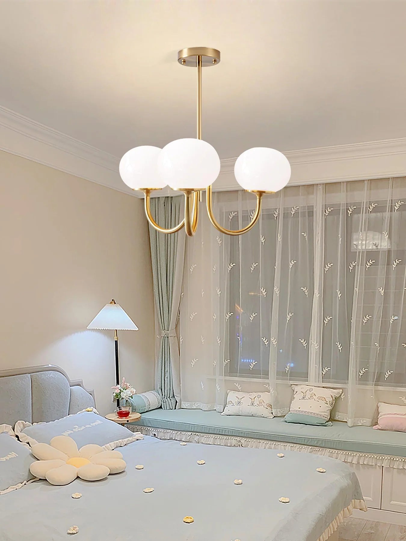 Lampa wisząca żyrandol w stylu retro glamour z kulistymi kloszami