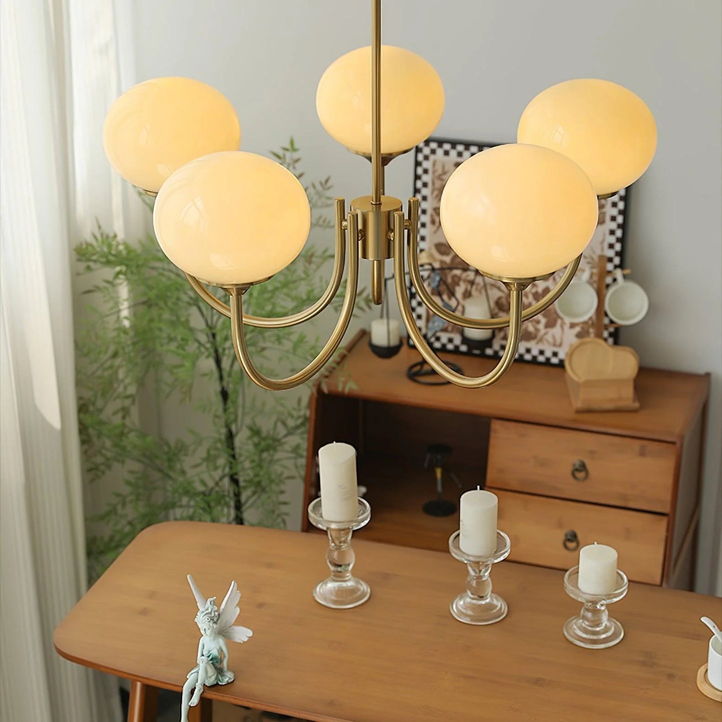 Lampa wisząca żyrandol w stylu retro glamour z kulistymi kloszami