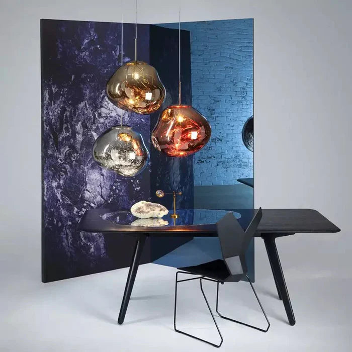 Designerska lampa wisząca topiona kula LED